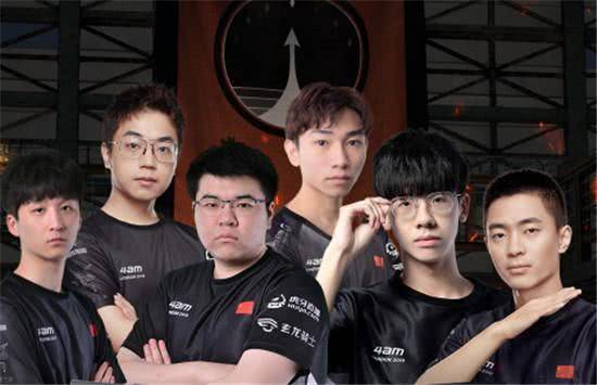 以背身护球 以背身护球